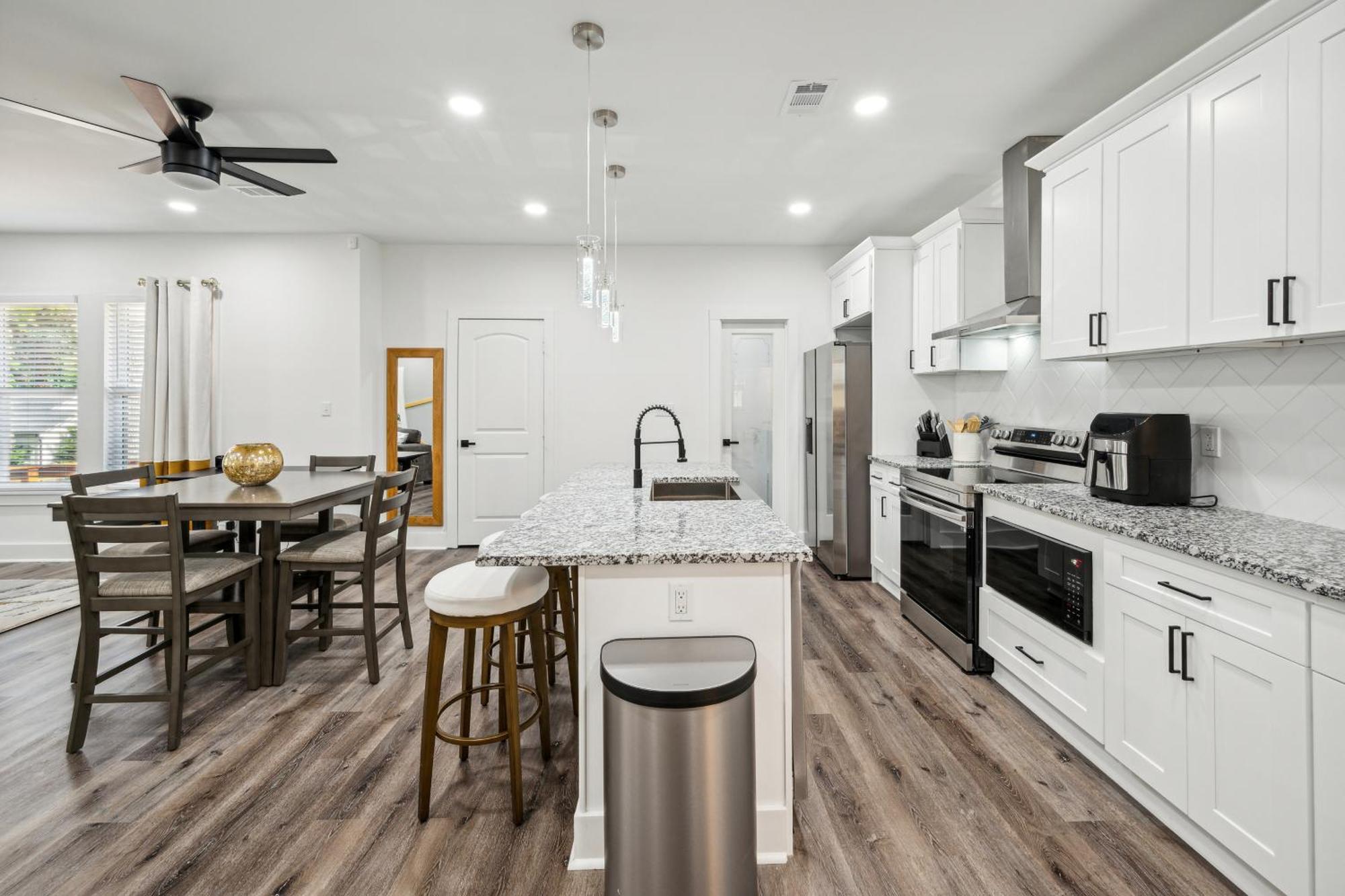 Centrally Located Home In Atlanta-10 Mins From Ga Aquarium, Mercedes Benz Stadium, & Much More Exterior foto